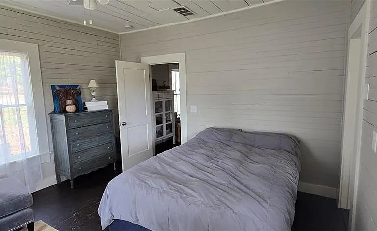 812 Bessie Ln — Photo 22
