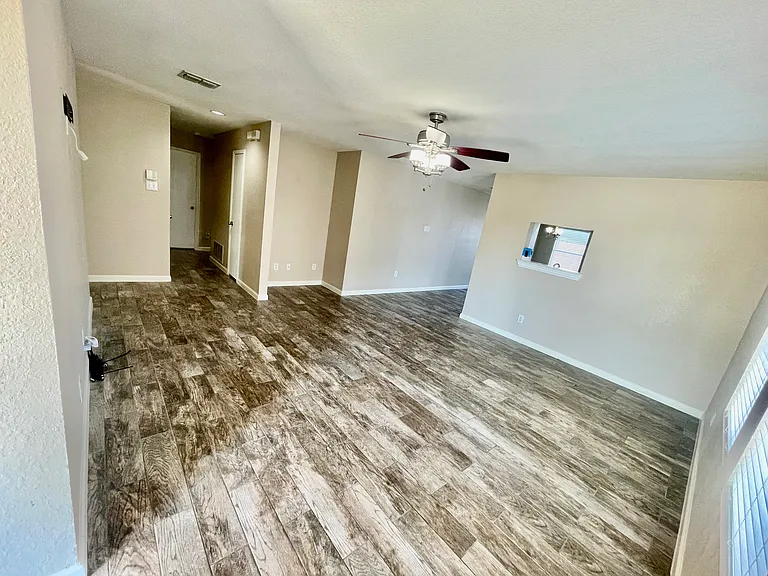 552 Lincoln Ave — Photo 2