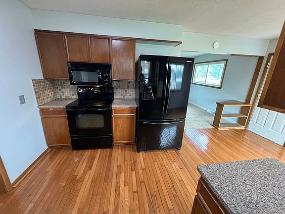 3rd image of 2108 Norton St