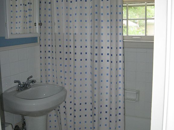 5th image of 16 W Pocahontas Ln