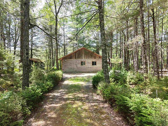 2nd image of 90 Pipe Cove Dr