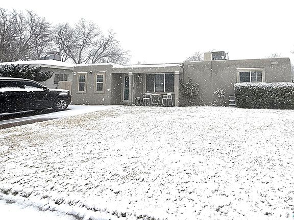 2nd image of 913 W Clayton Ave