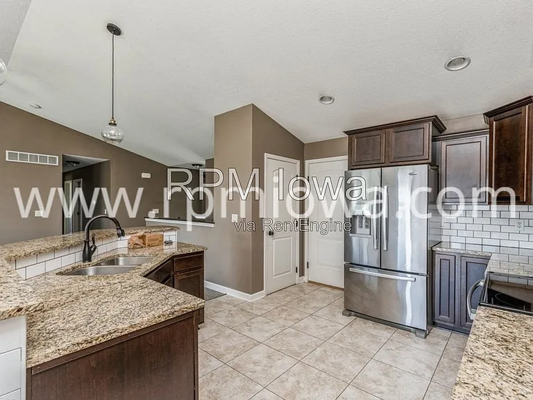 3709 NW Kline St — Photo 4