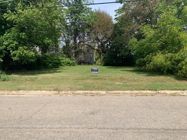 395 Lincoln St, Benton Harbor, MI 49022