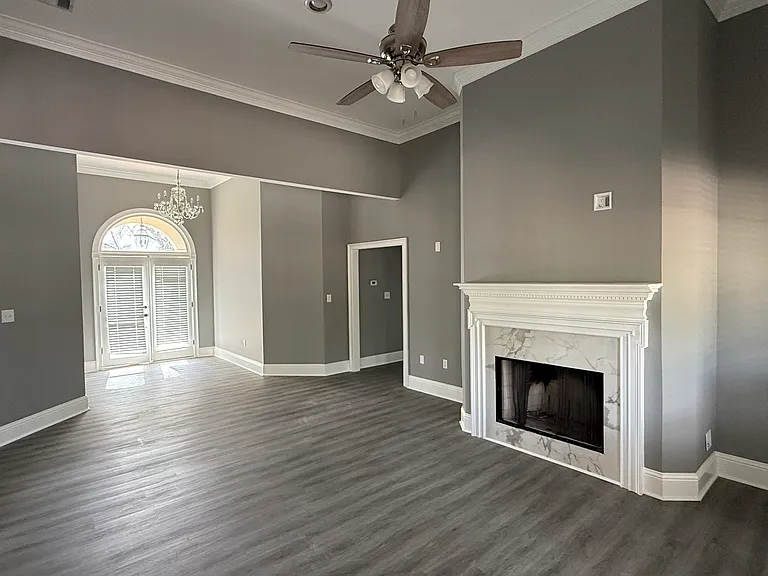 1011 River Pointe Dr — Photo 2