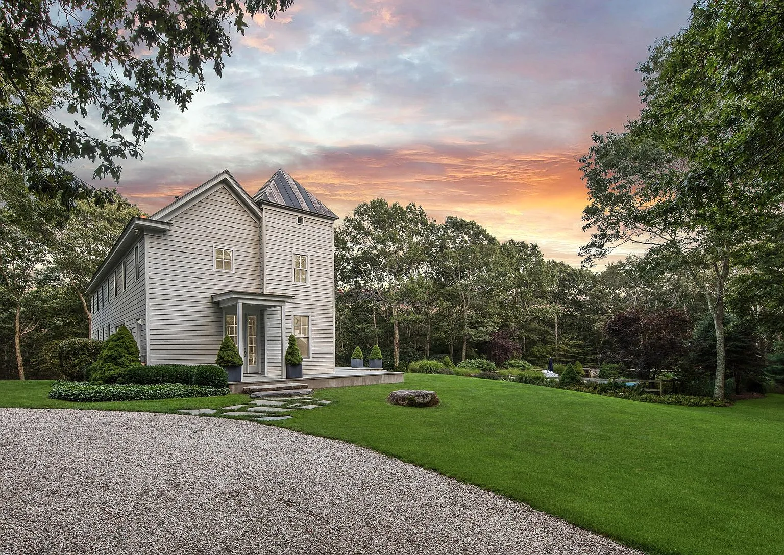 Sag Harbor Chic Rental — Photo 2