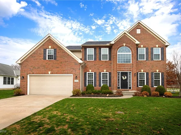 1500 Peach Dr, Avon, OH 44011