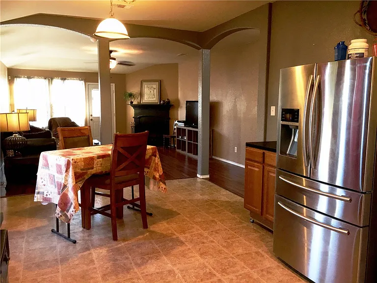 584 Arthur Dr — Photo 7