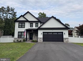 12126 Riverview Dr, Newburg, MD 20664