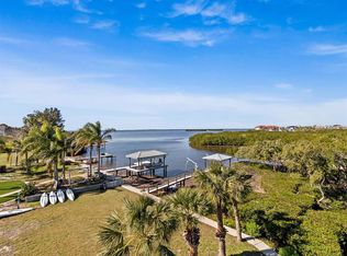 1614 Sea Breeze Dr, Tarpon Springs, FL 34689