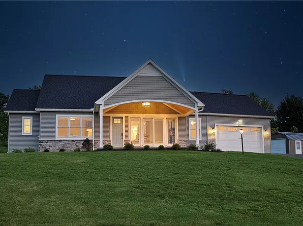 4517 Crystal Ridge Cir, Canandaigua, NY 14424