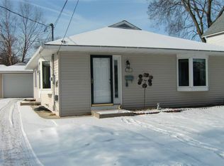 225 4th St, Prairie Du Sac, WI 53578