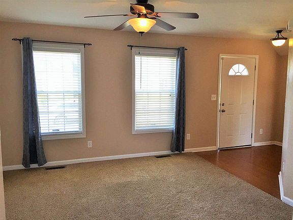 3rd image of 3429 Foxrun Ln