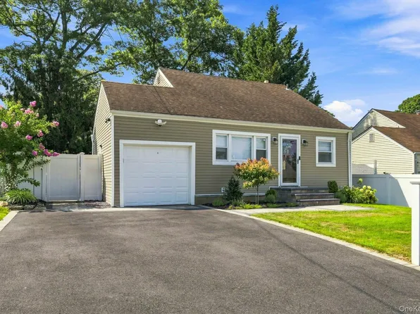 80 E 20th Street, Huntington Station, NY 11746