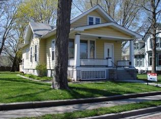 712 Pine St, Galesburg, IL 61401