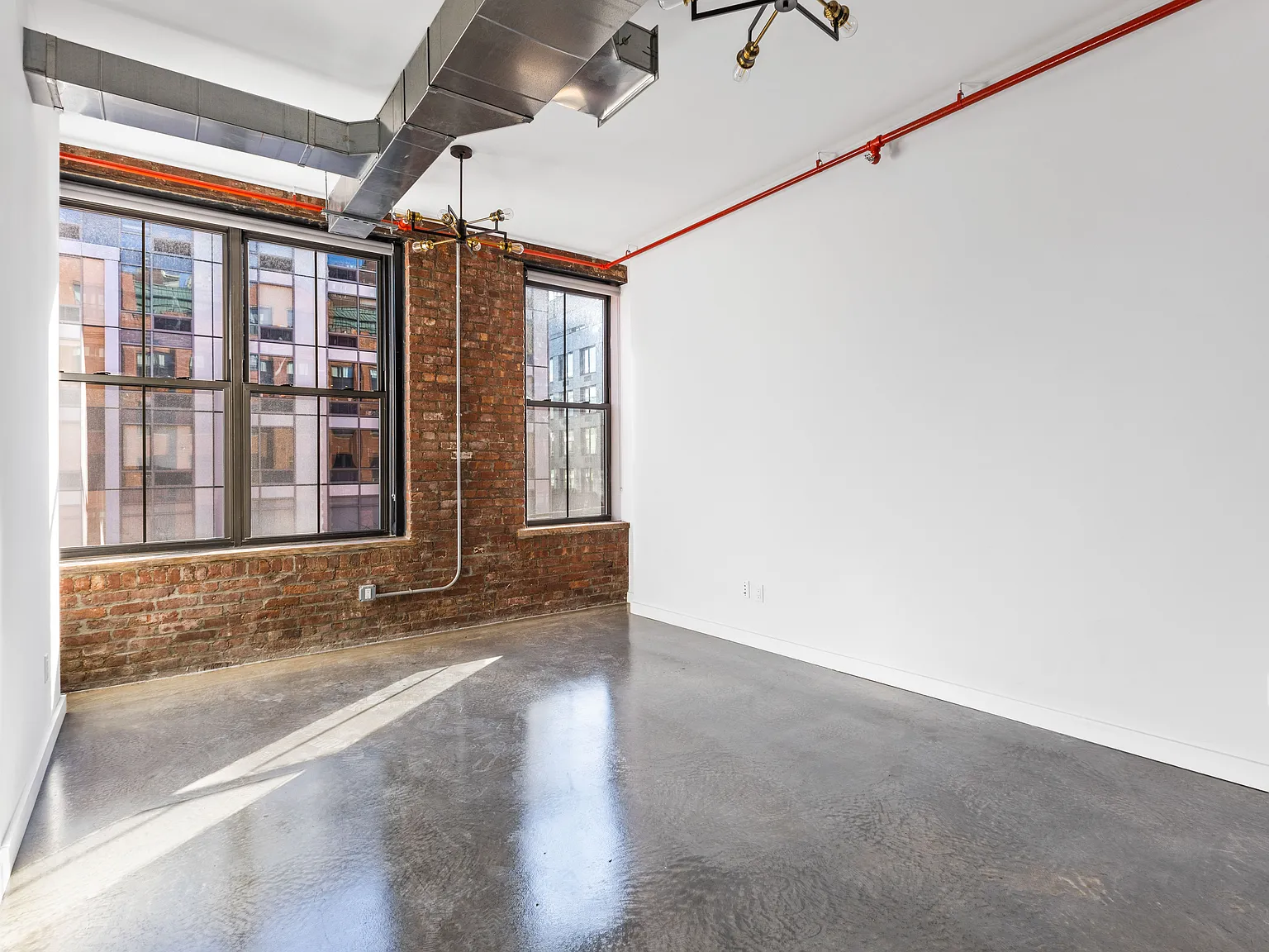 38 Roebling Street — Photo 2