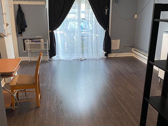 4th image of 218 Naughton Ave #A