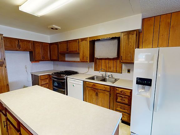 4th image of 747 Garfield Ave