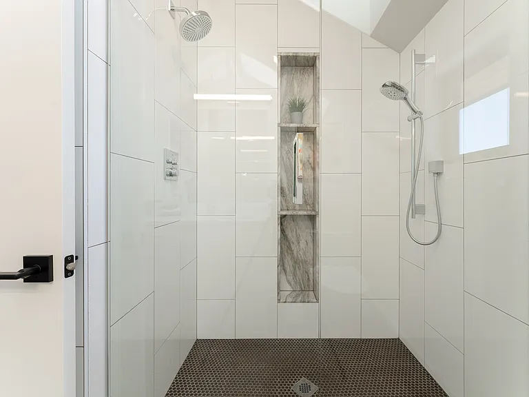 4190 S Lakeshore Rd — Photo 17