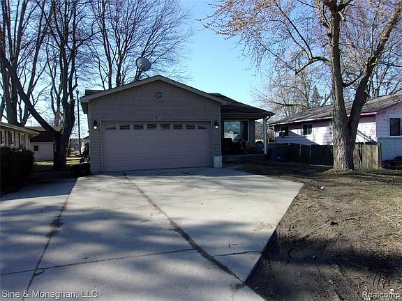 3rd image of 611 Scott St