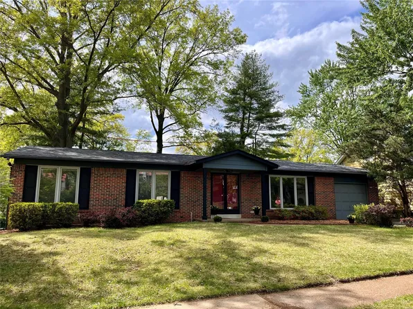 1007 Fernway Ln, Saint Louis, MO 63141