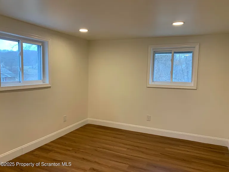 318 Simrell Rd — Photo 17