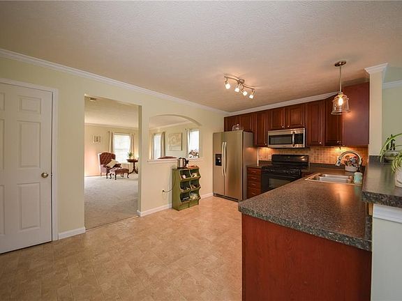 4th image of 5473 Grey Dr