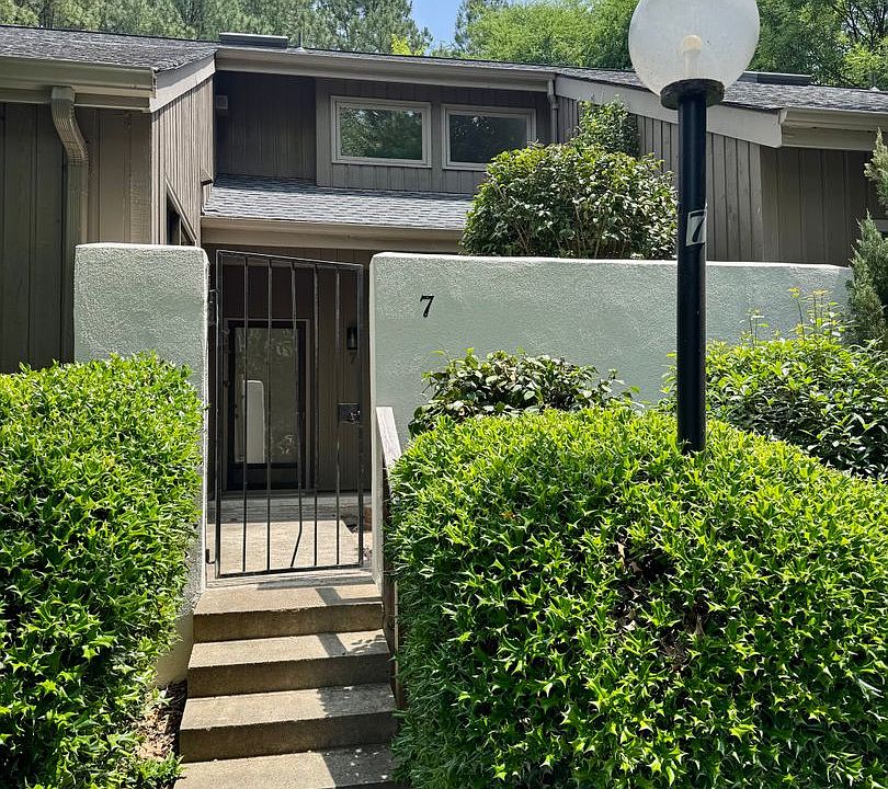 1st image of 7 Dartford Ct