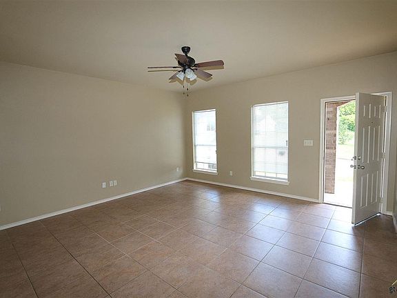 3rd image of 3309 Shady Trail Dr