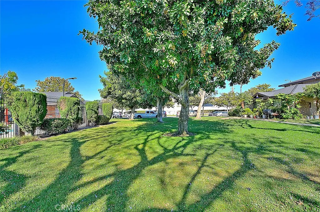 2 bed, 804 sqft, $2,500 — Photo 4