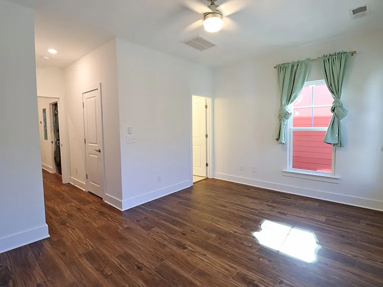 307 Saint Anns Aly — Photo 14