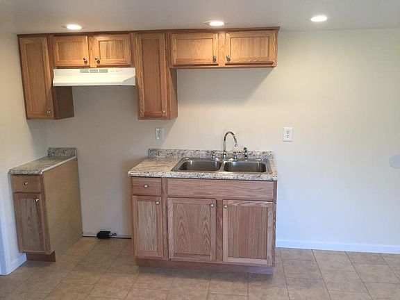 5th image of 101 School St APT C
