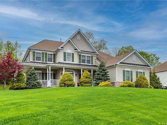 2nd image of 33 Deangelis Dr