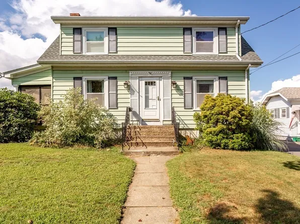 386 Longhill Ave, Somerset, MA 02726