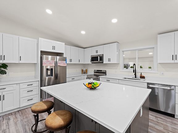 5th image of 1091 E Mecham Ln