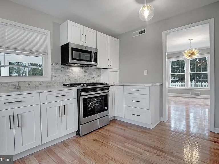 108 Oakmont Ct NE — Photo 10
