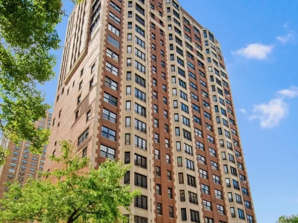 421 W Melrose St #21AD, Chicago, IL 60657