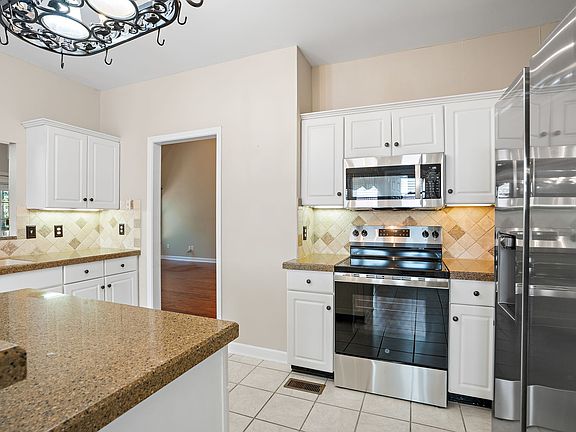 4th image of 5521 Peninsula Park Lndg