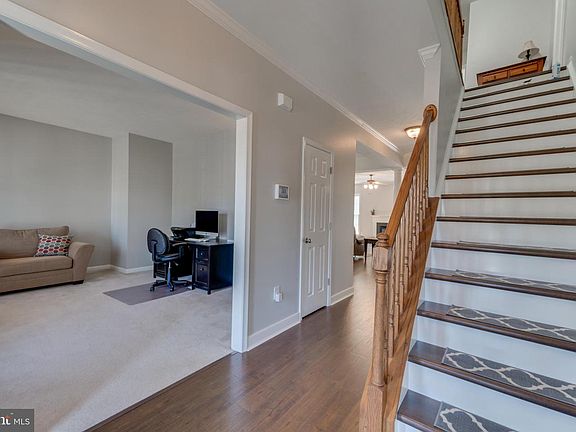 3rd image of 2622 Schumann St