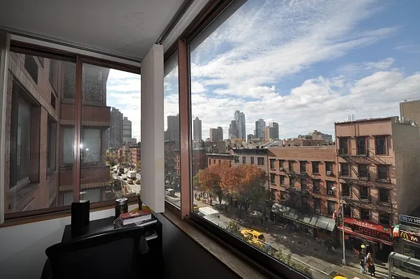 Sold by Manhattan Residential Group | media 7
