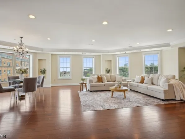 48 S Park St #522, Montclair Twp., NJ 07042