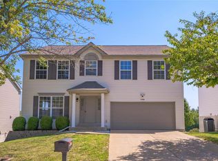 11426 Pineview Crossing Dr, Maryland Heights, MO 63043