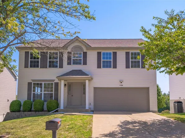 11426 Pineview Crossing Dr, Maryland Heights, MO 63043