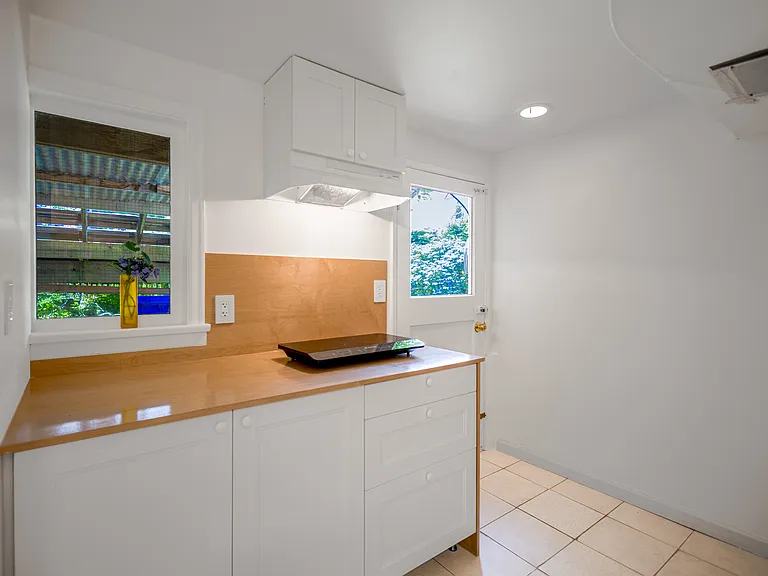 2226 Haywood Ave — Photo 3