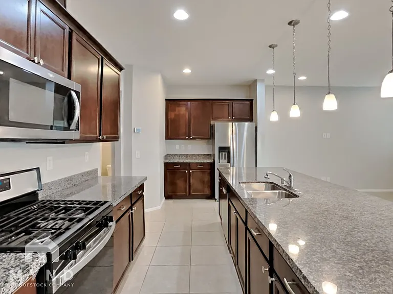 6646 Evander St — Photo 3