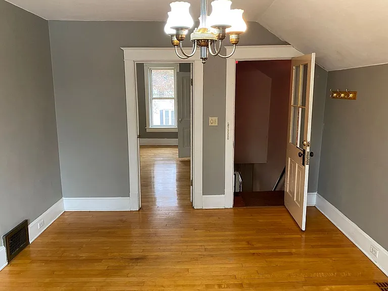 717 Jackson St — Photo 3
