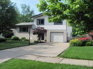 1629 Tulip Ln, Munster, IN 46321