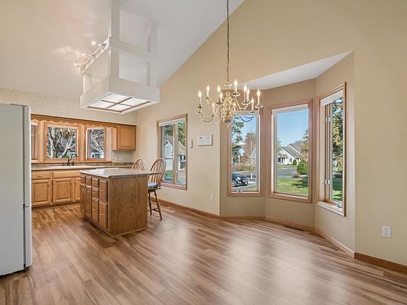 4th image of 2640 Pine Ridge Dr