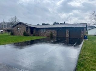 1101 Brookshire Dr, New Castle, PA 16101