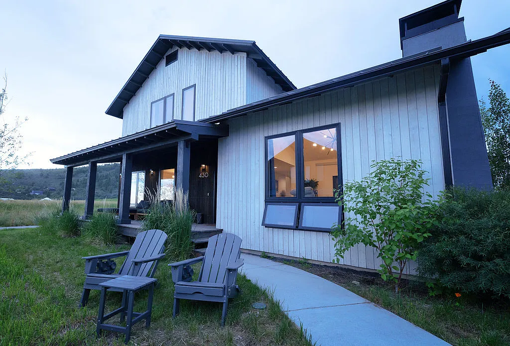 3 bed, 2.5 bath, 1820 sqft, $4,000 — Photo 4